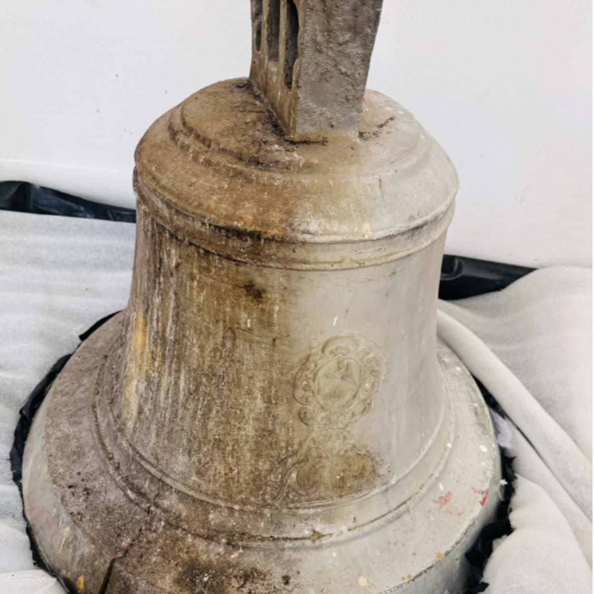 Copia de Cristo crucificado de tres clavos (70)