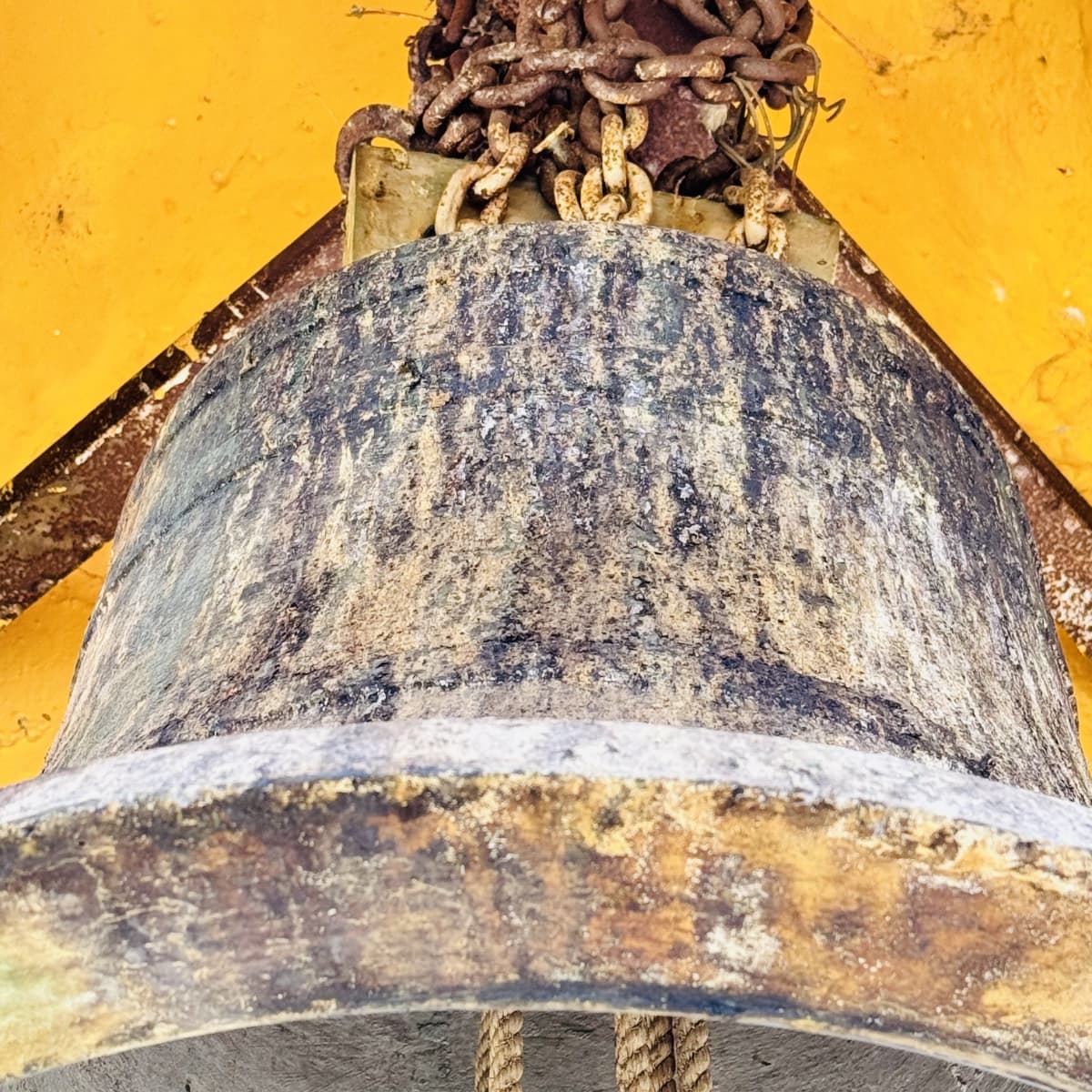 Copia de Cristo crucificado de tres clavos (83)